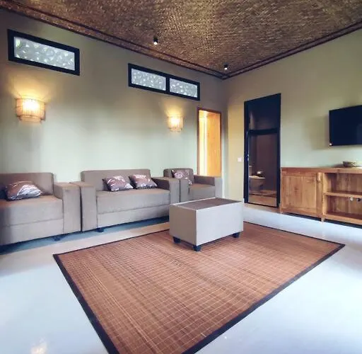Prama House In Kedewatan