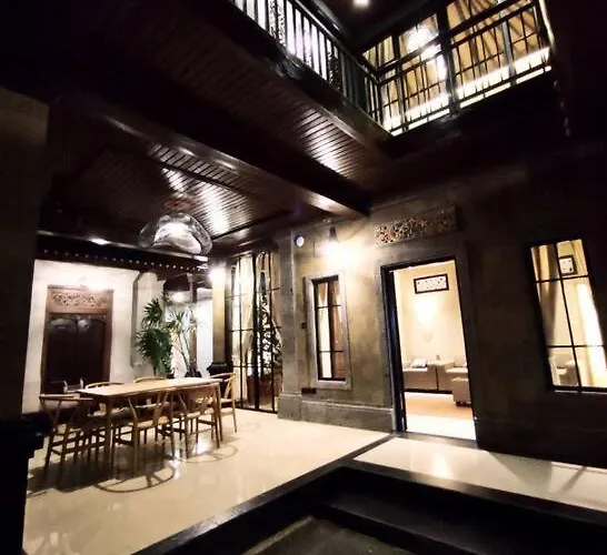 Prama House In Kedewatan Villa